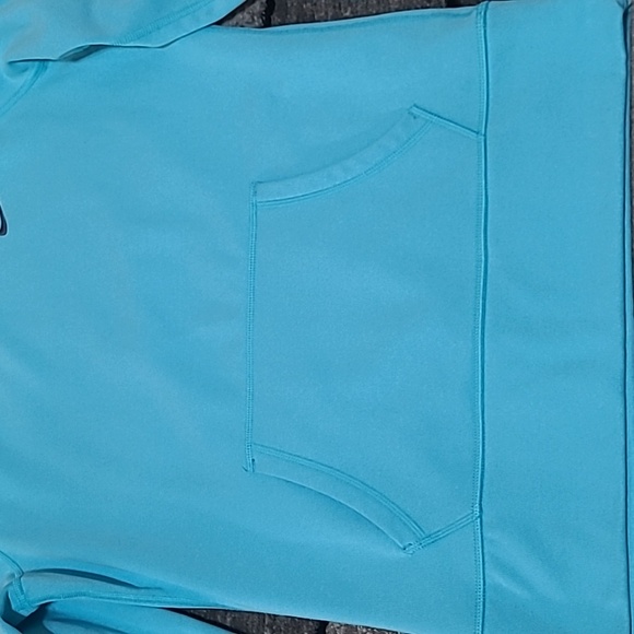 NIKE THERMA-FIT EMBROIDERED SWOOSH THUMB-HOLE SWEATSHIRT - Picture 4 of 12